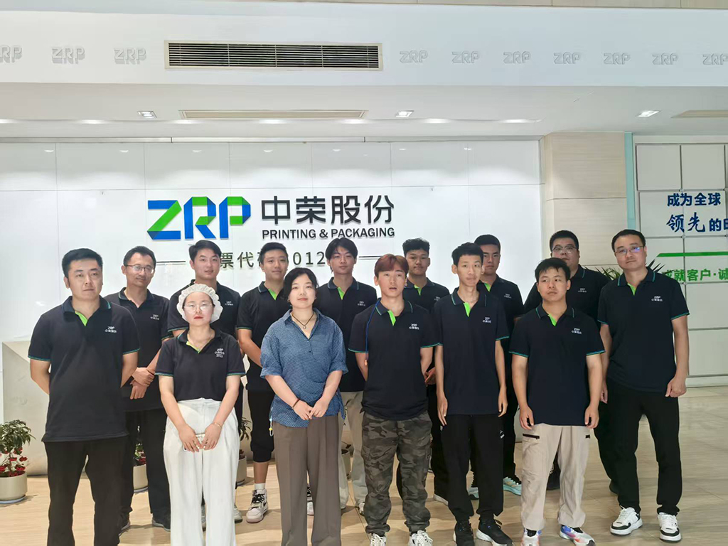 产教融合促成长·印刷技术（学徒制）241班学生赴合作企业开启岗位技能训教.jpg